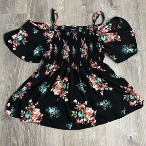 Torrid Floral Shoulder Peek Blouse Sz 1